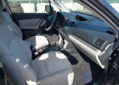 2015 Subaru Forester 2.5I Premium z USA, uszkodzony, nr VIN JF2SJAFC6FH530157